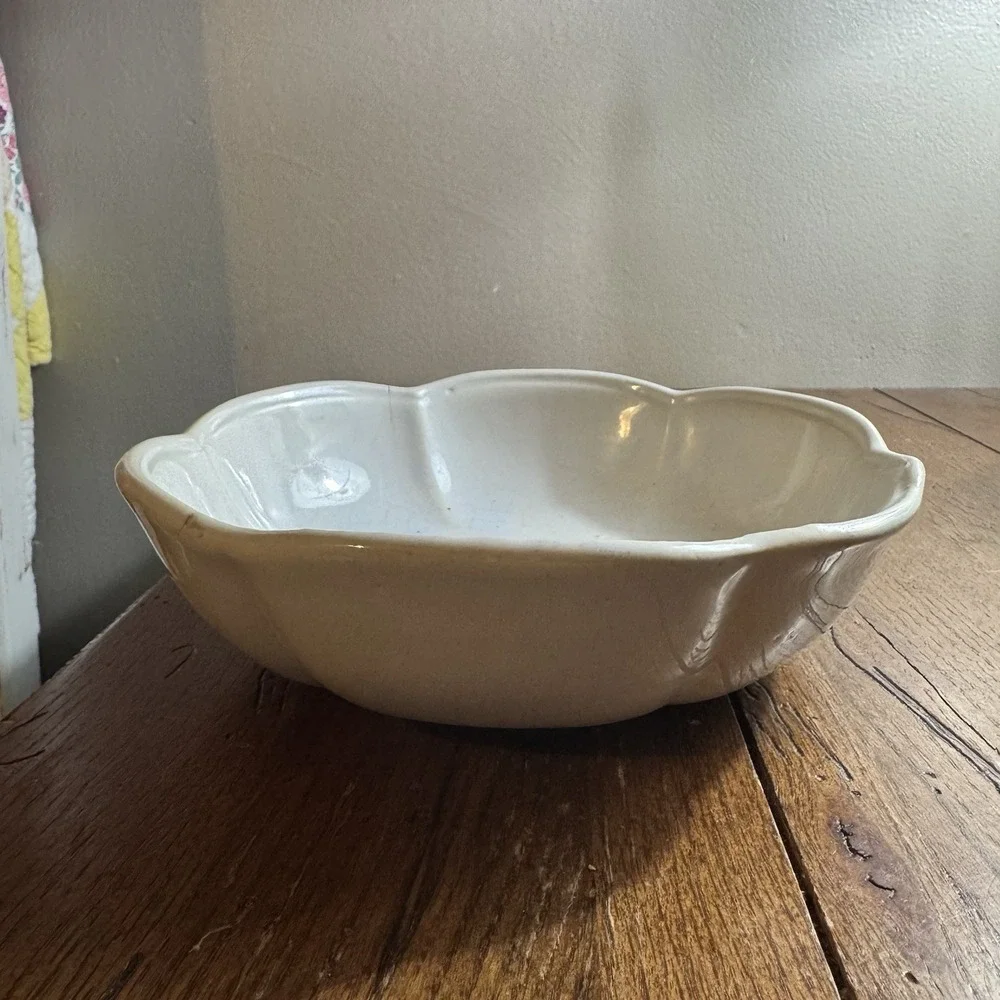 Vintage Art Deco McCoy Pottery Fruit Bowl 7528 Lt Blue Scalloped Rim Pre Owned